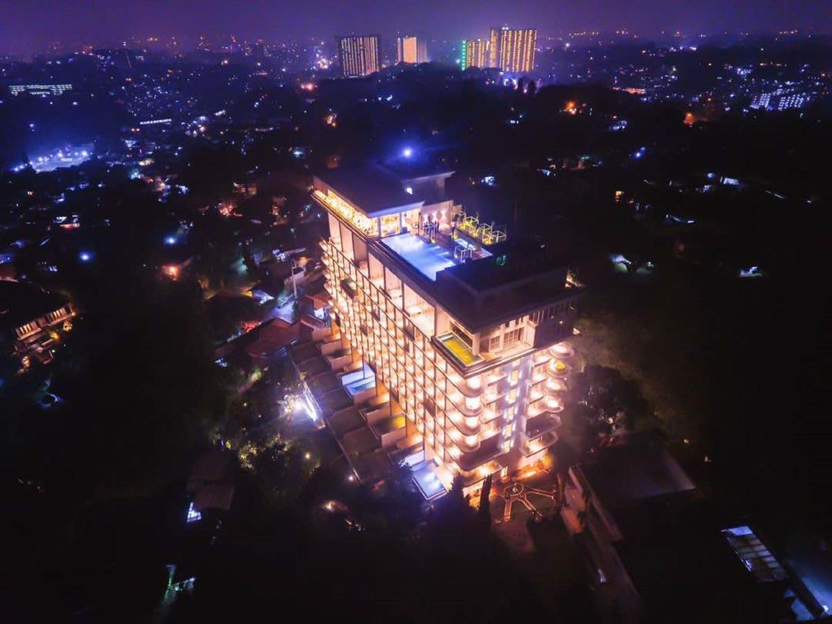 Art Deco Luxury Hotel & Residence Бандунг Экстерьер фото